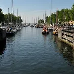 Logement Hellevoetsluis 3* 헬레보에스루이스